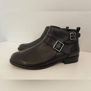 Vionic Logan Ankle Boot size 10